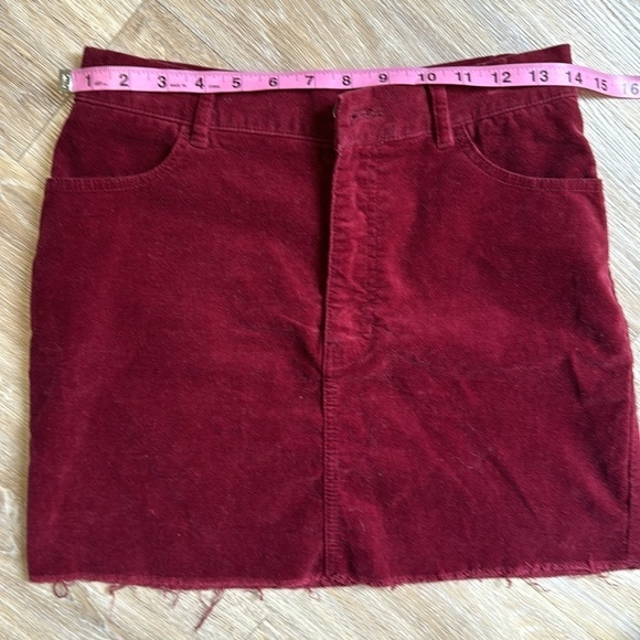 Forever 21 Burgundy/Maroon Velvet Frayed Hem Mini Skirt.  Sz M - Picture 3 of 6